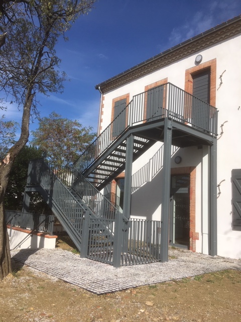 Exterieur escalier metallique maison